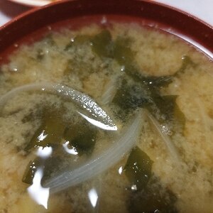 椎茸の軸とじゃがいものみそ汁